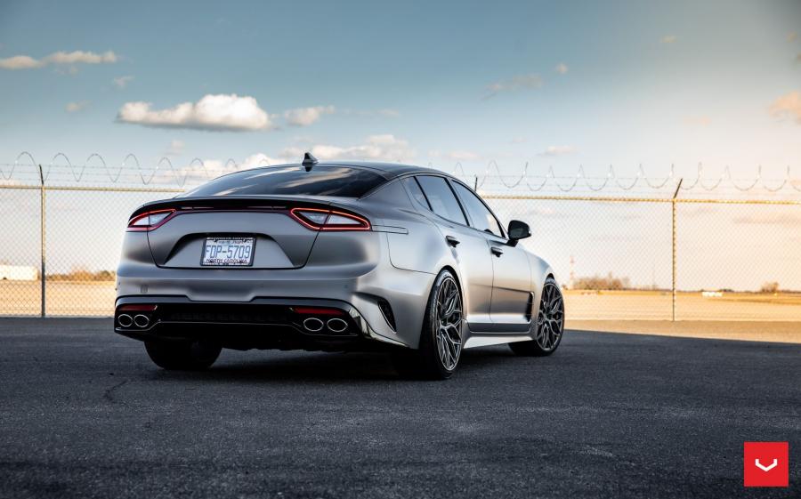  Kia Stinger GT on Vossen Wheels (HF-2) 2019 года  (фото 19 из 26)